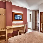 Palace Regina 4* بيبيوني