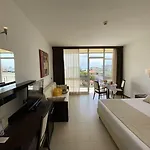 فندق Palace Regina بيبيوني