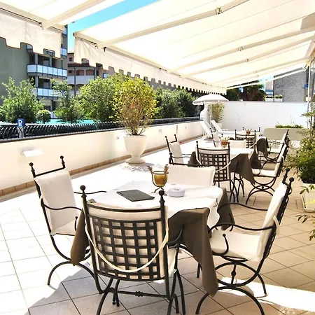Palace Regina מלון 4*