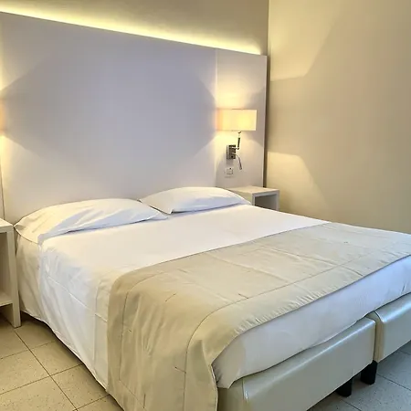 Palace Regina מלון 4*