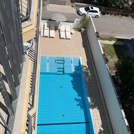 Palace Regina מלון ביביונה