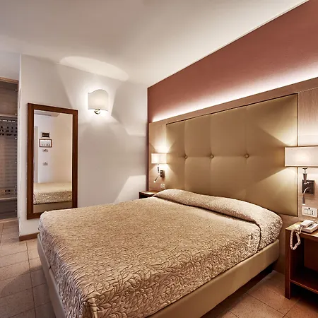 Palace Regina 4*