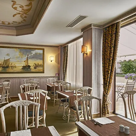Palace Regina 4*