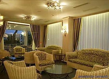 מלון Palace Regina ביביונה