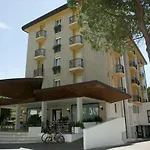 Palace Regina