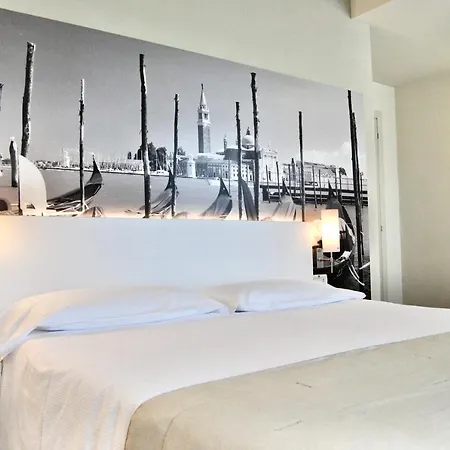 Palace Regina Hotel