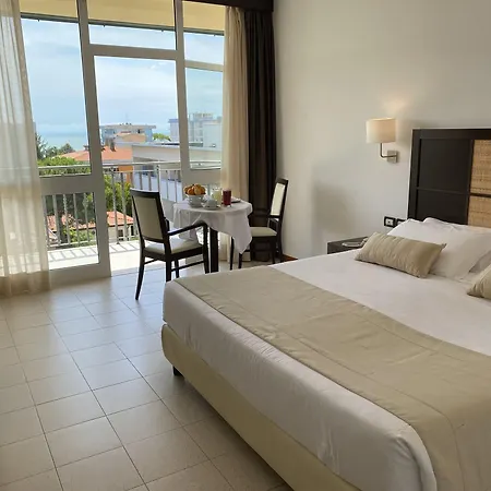 Palace Regina Hotel 4*