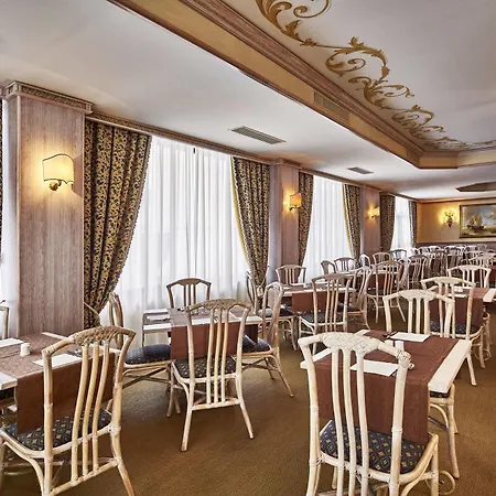 Palace Regina Hotel