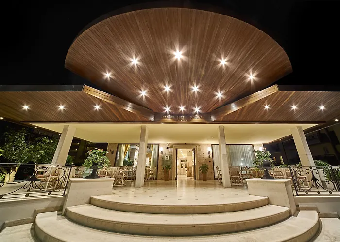 Palace Regina Ξενοδοχείο 4*