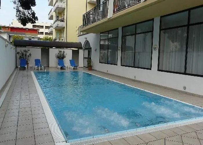 Palace Regina Μπιμπιόνε